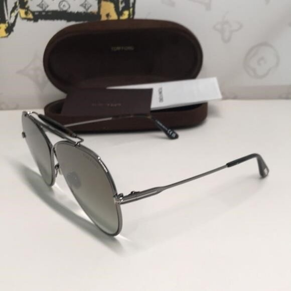 Tom Ford TF818 08G Holden Aviator Sunglasses Gunmetal Brown Gradient Mirror 60mm - Picture 8 of 12